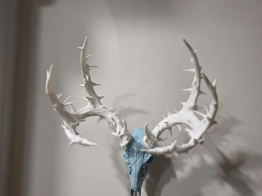 Rose & Crown of Thorns Deer Skull Mount - Image 4